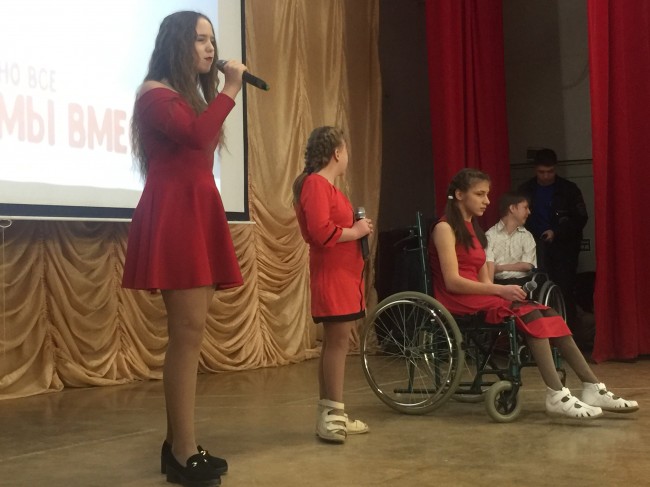 Новочеркасские инвалиды дебютировали с концертом на сцене одного из колледжей