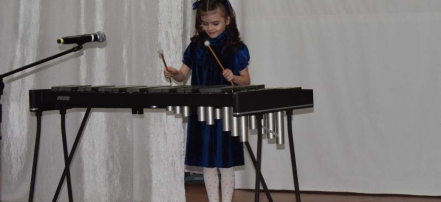Концерт к пятилетию воссоединения России и Крыма дали воспитанники и педагоги музыкальной школы