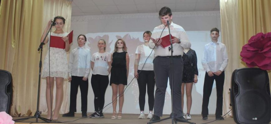 Праздничный концерт к 8 Марта состоялся в Новочеркасском машиностроительном колледже