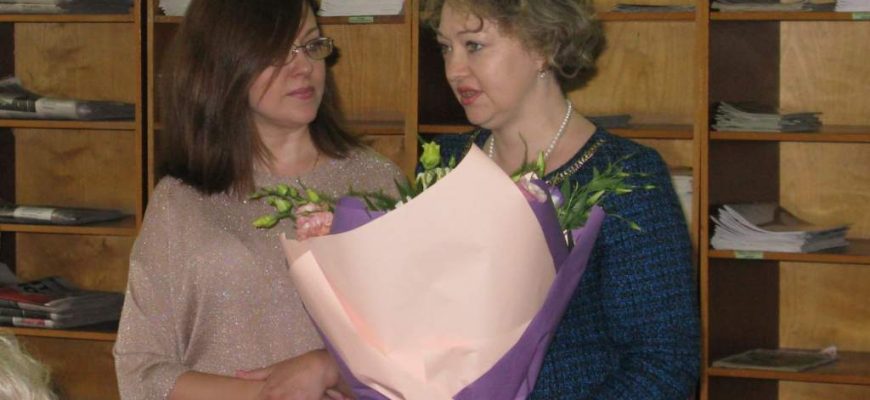 Новочеркасских библиотекарей поздравили с профессиональным праздником
