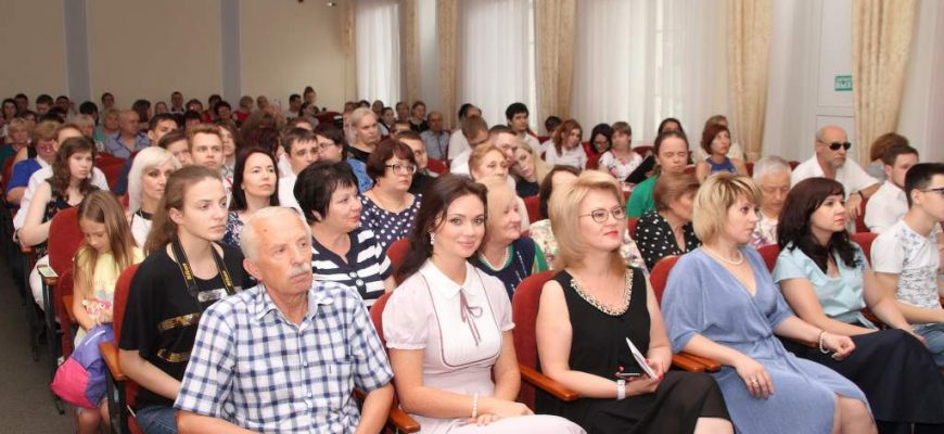 В Новочеркасском технологическом техникуме-интернате состоялся выпускной вечер
