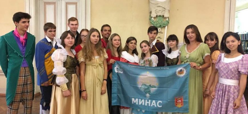 Новочеркасские политехники побывали на открытии театрального сезона