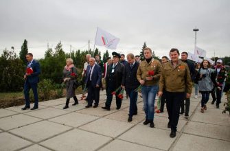 "Линейка памяти" на "Самбекских высотах": молодёжь пришла к Вечному огню