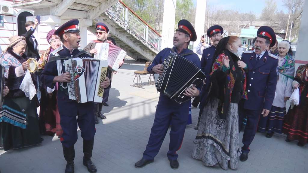 Тихий дон москва новочеркасск. Новочеркасск казаки.