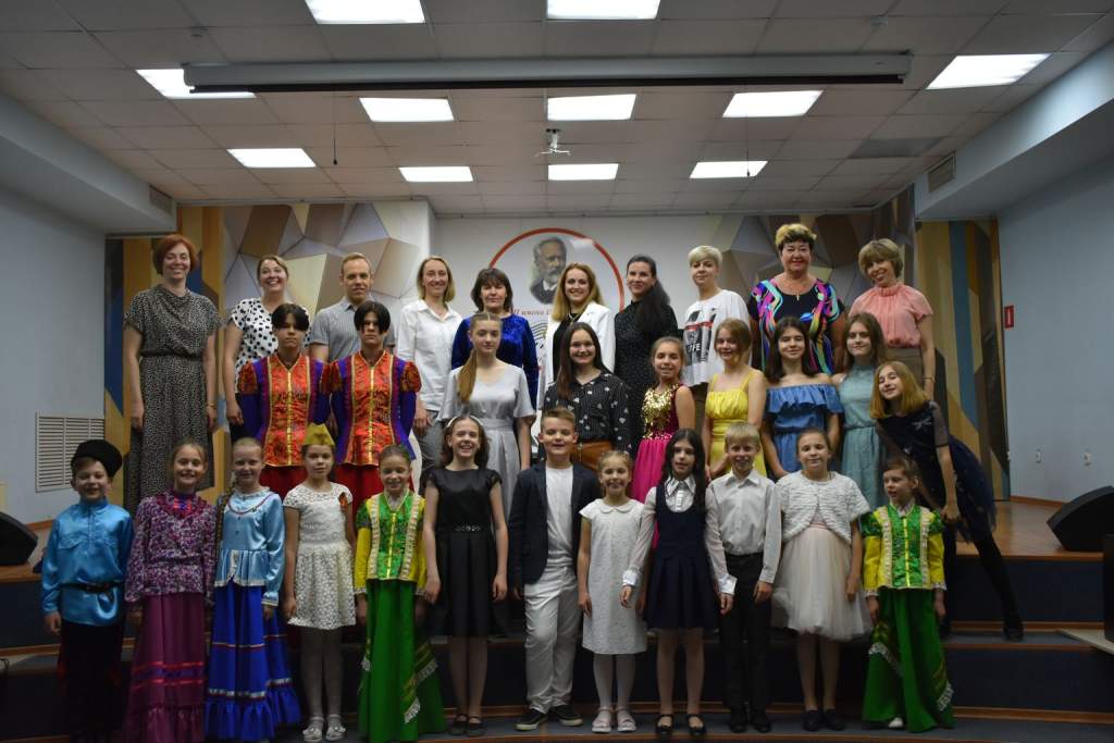 В новочеркасской музыкальной школе имени Чайковского прошел отчетный концерт вокалистов
