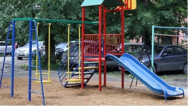 Новая детская площадка стоимостью 167 000 рублей появится в Новочеркасске