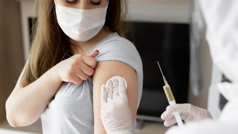 Свыше 12 тысяч доз вакцины против ковид поступило в Новочеркасск с начала пандемии