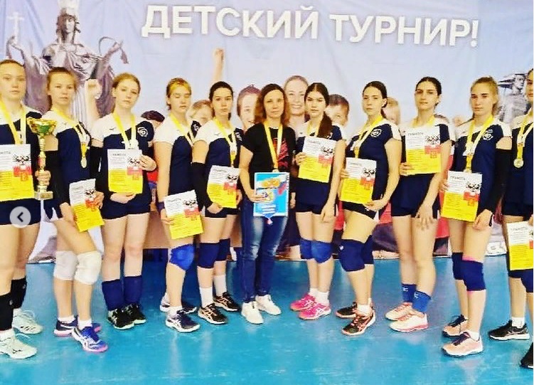 Юные новочеркасские волейболистки завоевали Кубок главы Краснодара