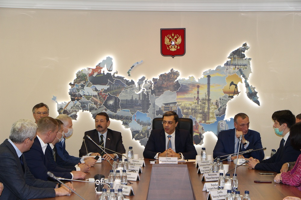 Комитет по промышленности и торговле провел первое заседание в восьмом созыве Госдумы