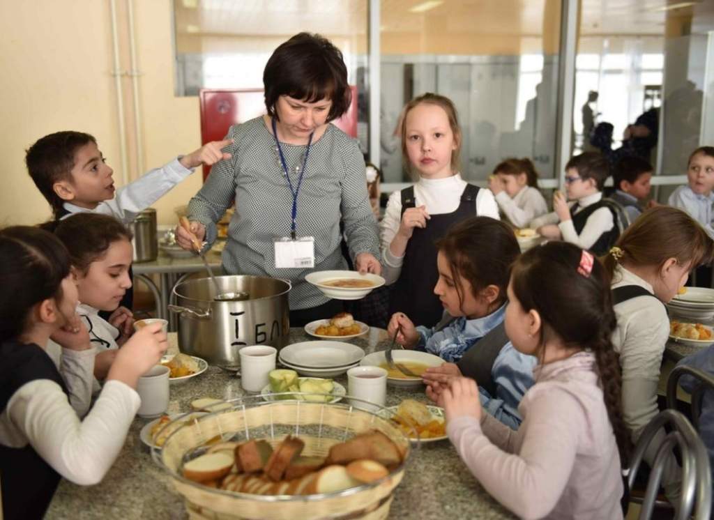 На горячее питание школьников Новочеркасска в этом году потратят почти 88 млн рублей