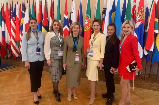 Депутат Лидия Новосельцева поделилась опытом волонтерства на III Евразийском женском форуме
