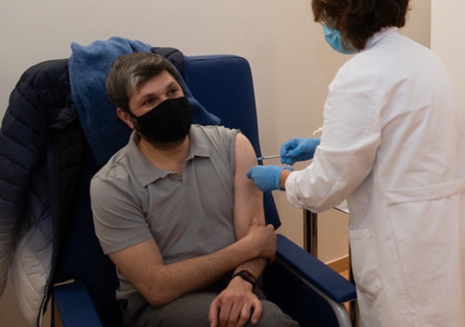 Росздравнадзор не выявил в России ни одной смерти после вакцинации от COVID