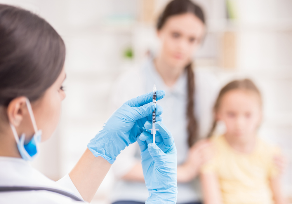 Минздрав зарегистрировал вакцину против COVID-19 для детей от 12 до 17 лет