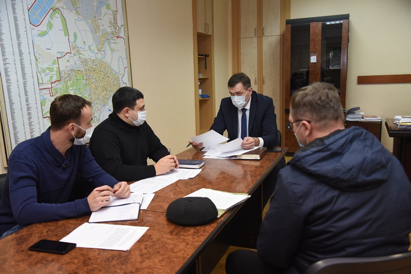 На приеме граждан Юрий Лысенко поручил разобраться с проблемами электроснабжения дачных участков