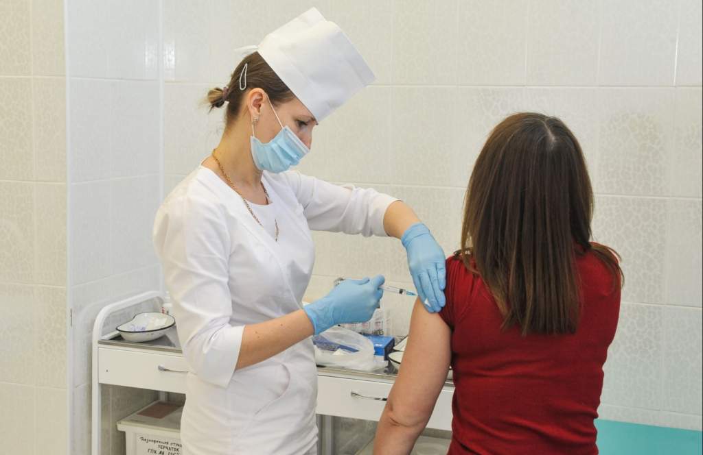 План по вакцинации от ковида выполнен в Ростовской области почти на 68%