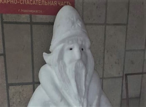 Тигр растаял. Новые ледяные скульптуры появились у пожарной части в Новочеркасске