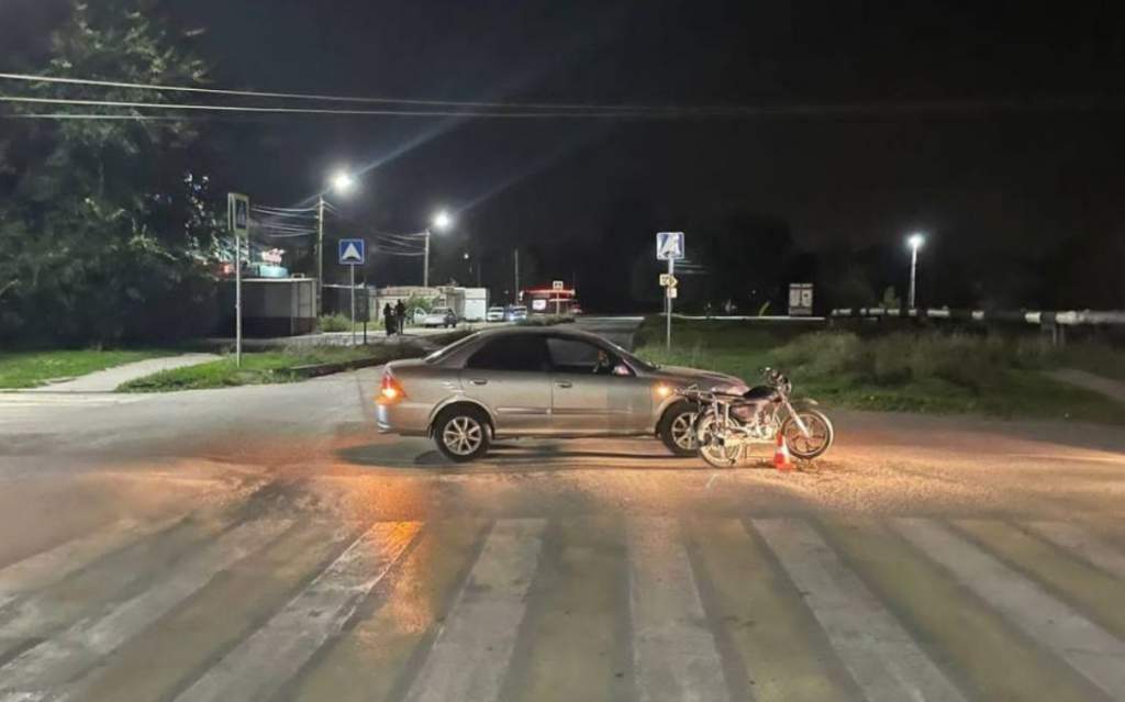 В Новочеркасске 16-летний водитель мопеда пострадал в ДТП