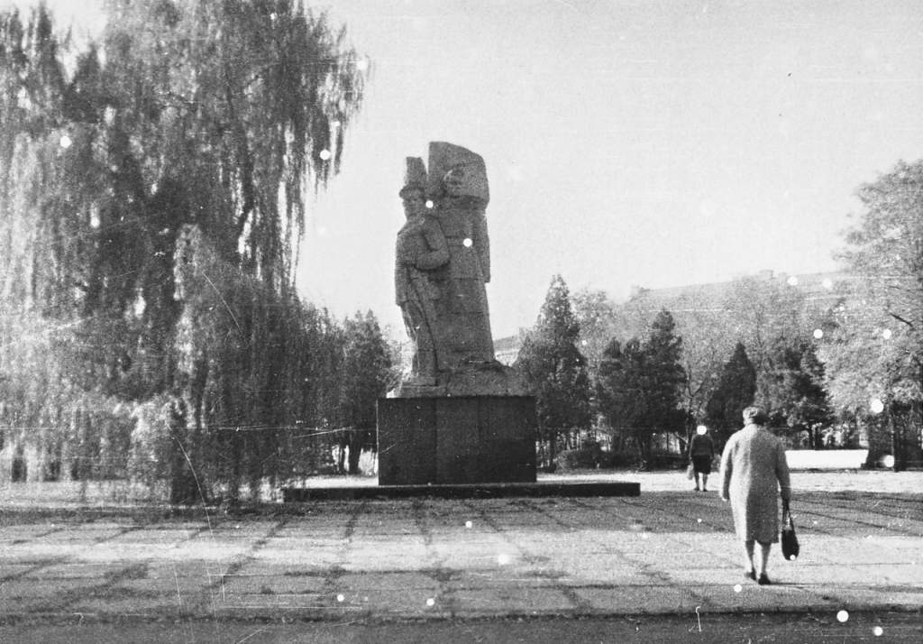 На ремонт памятника Подтелкову и Кривошлыкову в Новочеркасске выделены более 3 млн рублей