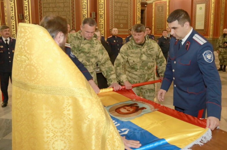 В Новочеркасске освятили знамя для бойцов казачьей бригады «Дон», участвующей в СВО