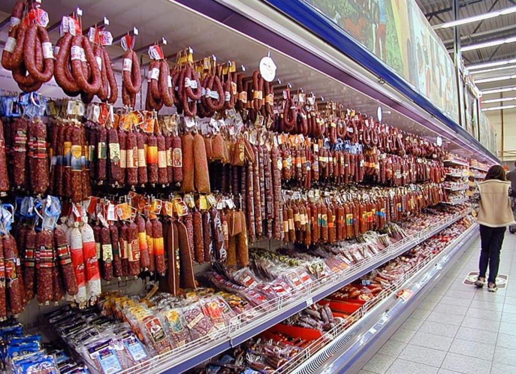 Иностранцы в шоке от цен на продукты в российских магазинах