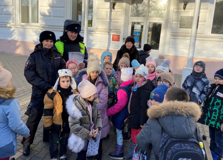 Для детей в Новочеркасске провели акцию «Юный пешеход»