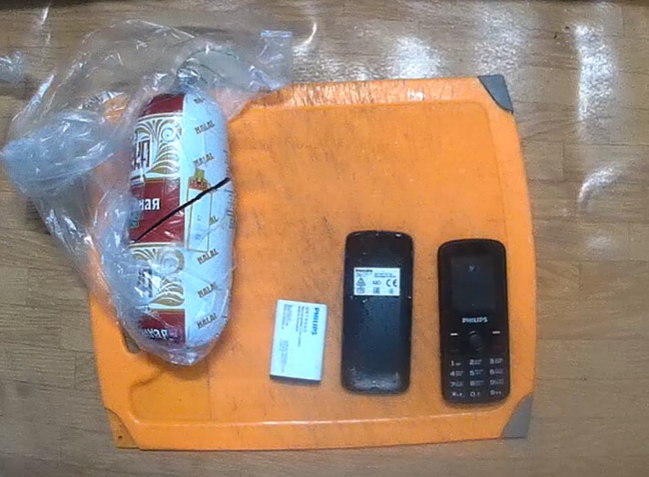 Колбасу с телефонами и наркотики пытались пронести в СИЗО Новочеркасска и Ростова