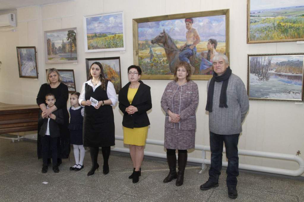 В Новочеркасске открылась 68-я выставка городского клуба художников