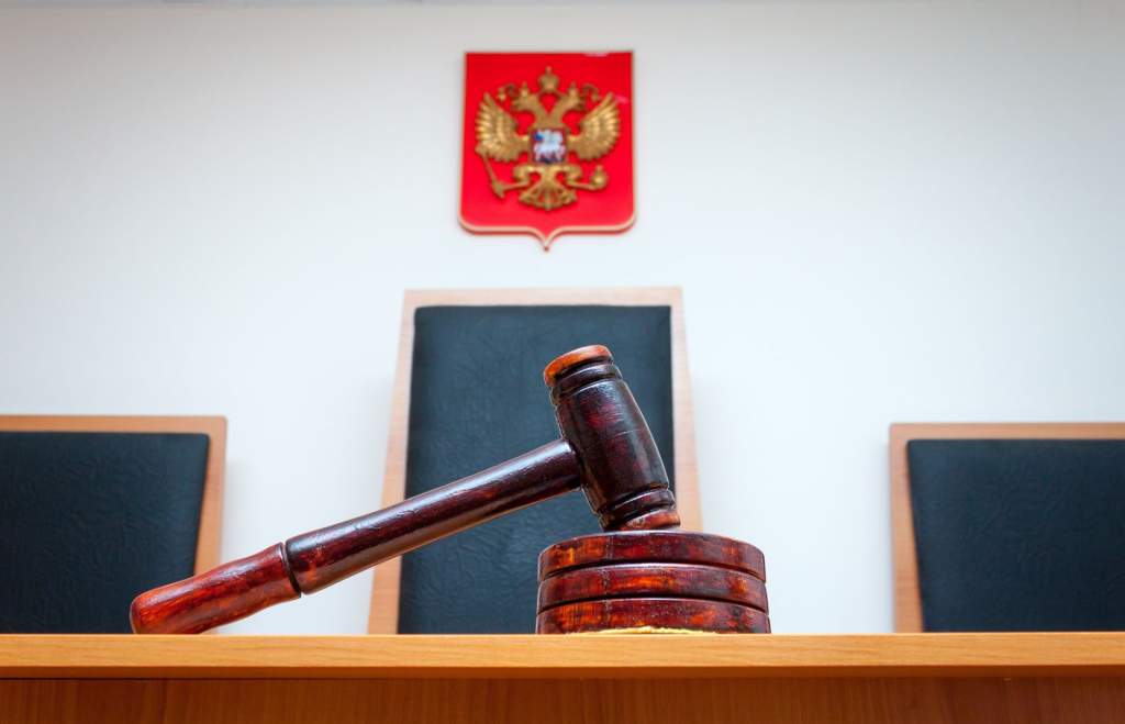 Экс-полицейского в Новочеркасске приговорили к 8,5 годам колонии строгого режима за вымогательство