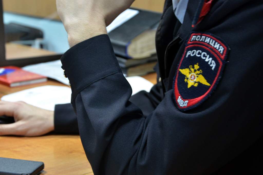 У сотрудницы автомойки в Новочеркасске 19-летний коллега из Донецка украл деньги и телефон