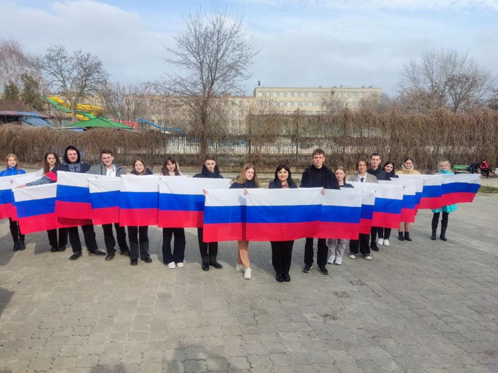 Митингом «Крым, Донбасс, Россия — навсегда» отметил Новочеркасск 9-ю годовщину воссоединения Крыма