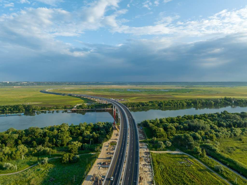 Благодаря новому обходу Ростова на трассе М-4 дорога к Черному морю стала ближе почти на час