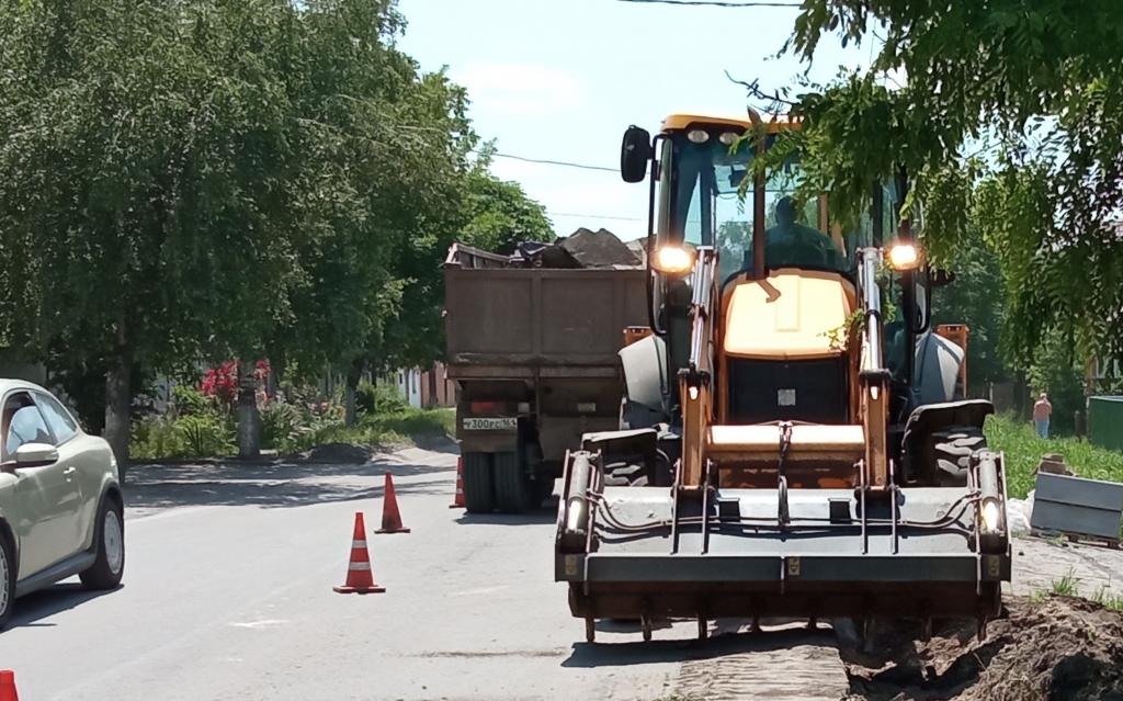 На улицах Новочеркасска приступили к ремонту на дорогах
