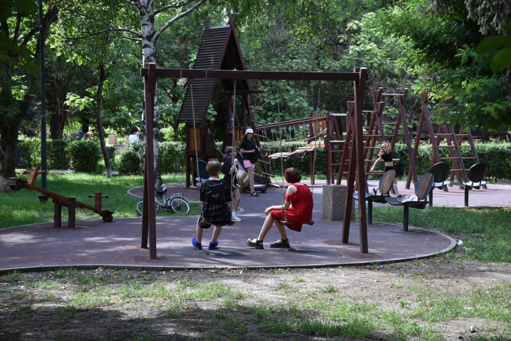 В Ростовской области назвали потенциально опасные места для детских игр