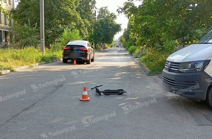 В Новочеркасске машина сбила 8-летнего мальчика на самокате