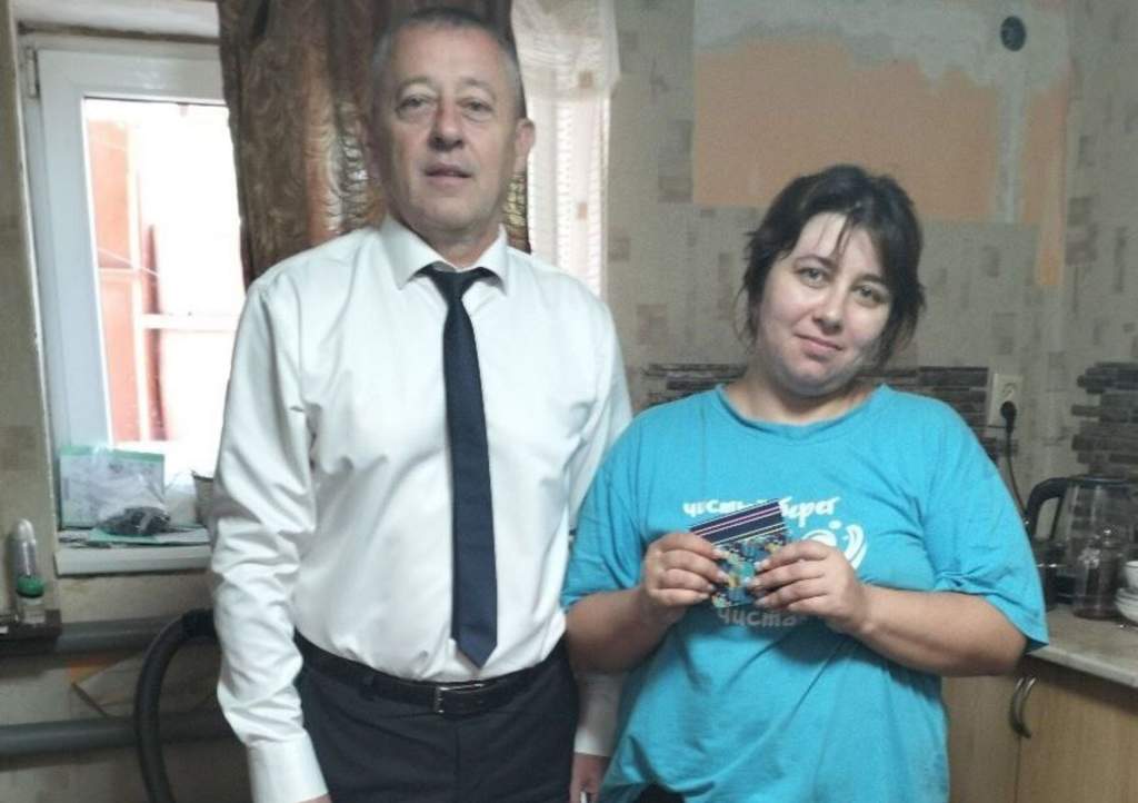Наборы к школе подарил многодетной семье глава Новочеркасска