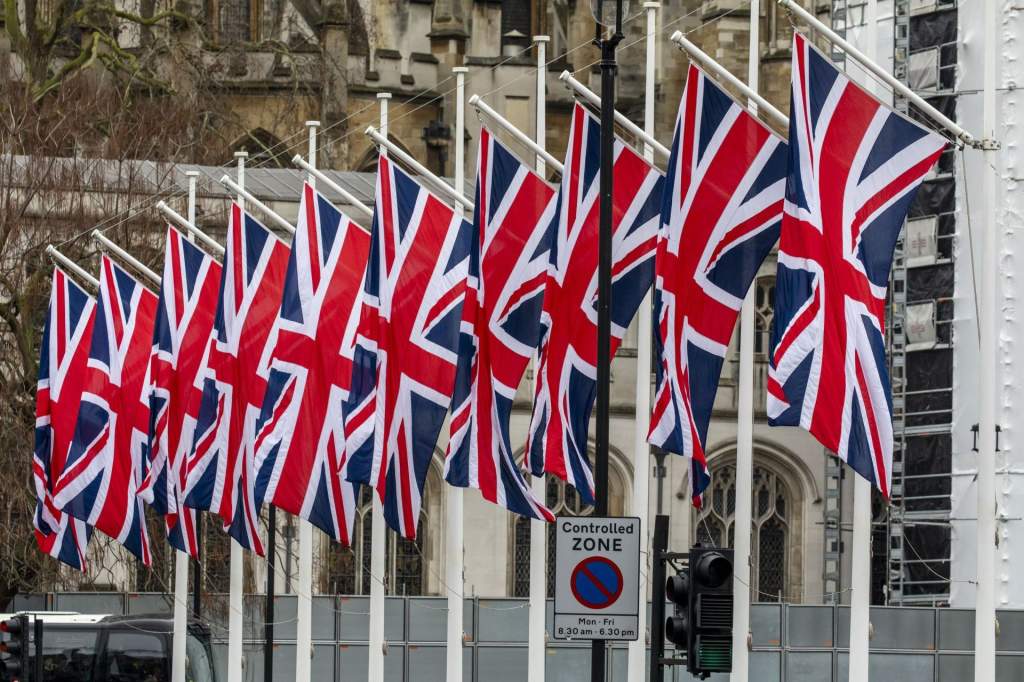 Великобритания оказывает значительную поддержку Украине