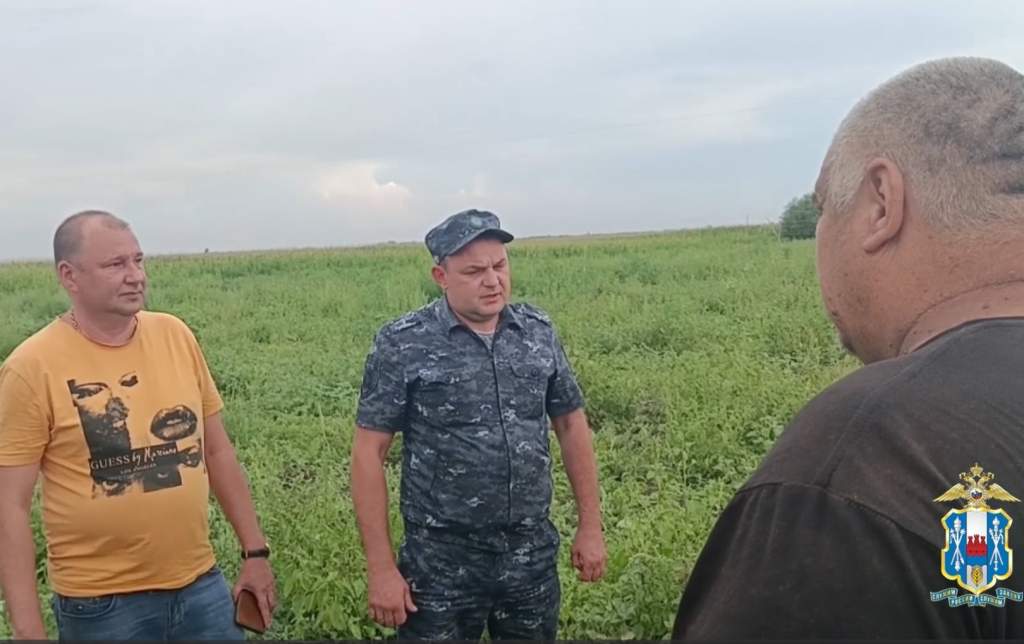 Полицейские Новочеркасска помогают бороться за урожай