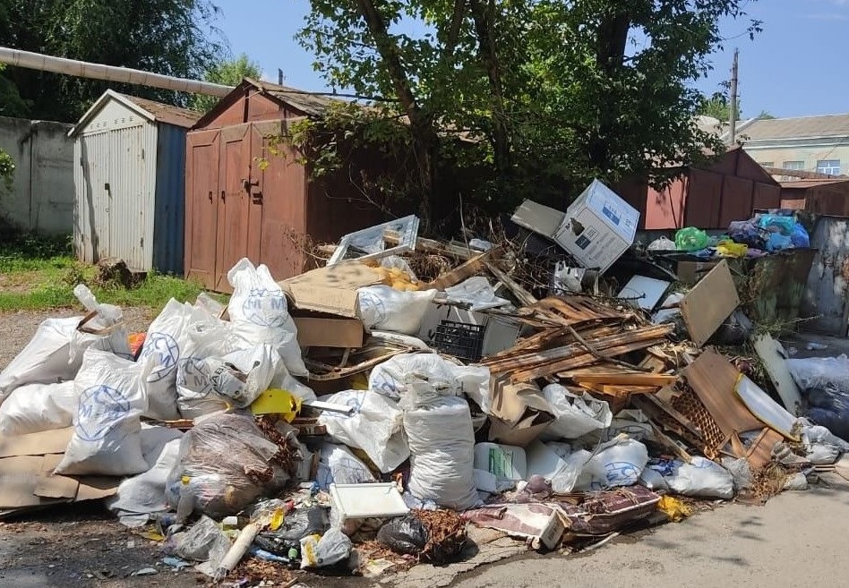 Депутаты взяли на контроль ситуацию с мусорными площадками в Новочеркасске