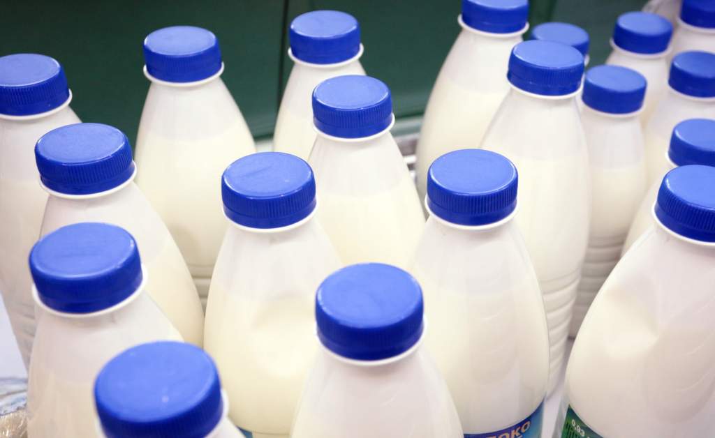 У десятка производителей молока из Ростовской области выявили нарушения