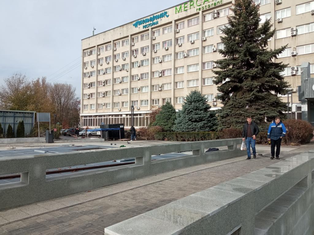 Первый этап реконструкции сквера у гостиницы «Новочеркасск» завершен