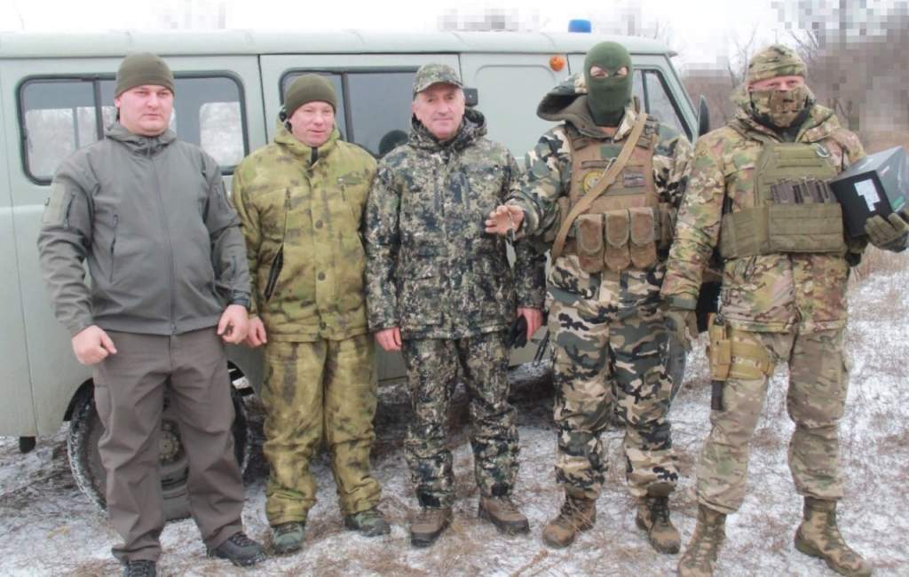 Депутаты «Единой России» из Ростовской области передали автомобиль и гумпомощь бойцам на Донбасс